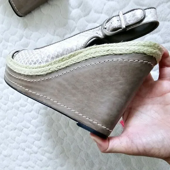 Vince Camuto Estera snakeskin wedges heels 9.5 39.5 - Picture 9 of 10